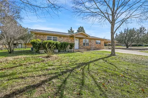 1300 N Melba Doyle Park Rd, Decatur, TX 76234