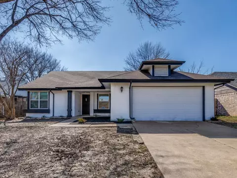 2633 Steppington St, Grand Prairie, TX 75052