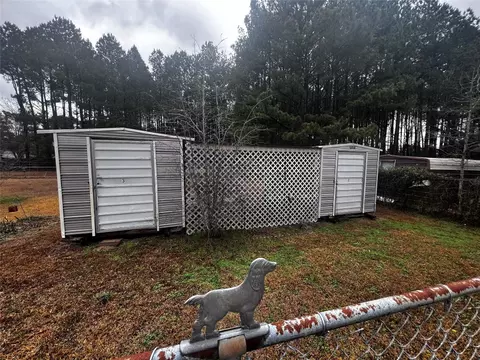 Exterior - 904 Baker St, Springhill, LA 71075 photo 7 of 8