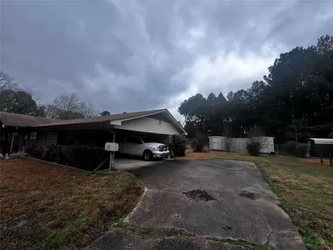 Exterior - 904 Baker St, Springhill, LA 71075 photo 6 of 8