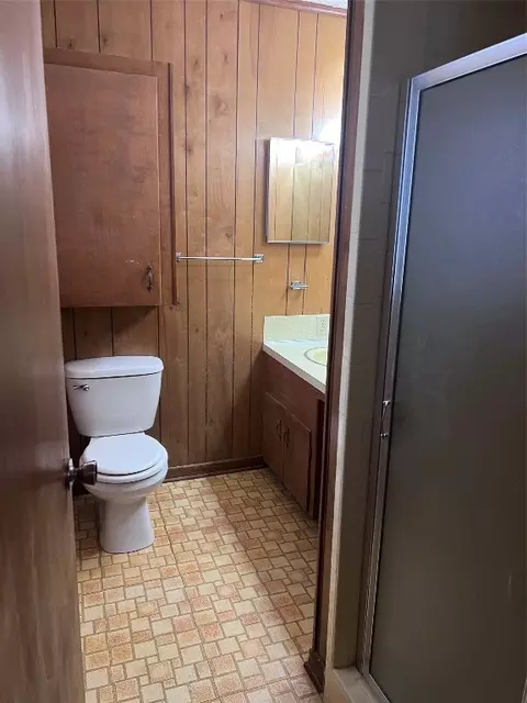 Bath - 904 Baker St, Springhill, LA 71075 photo 3 of 4