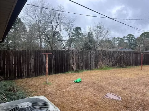 Exterior - 904 Baker St, Springhill, LA 71075 photo 4 of 8