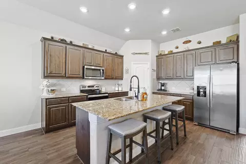 1413 Lakeview Dr, Pelican Bay, TX 76020