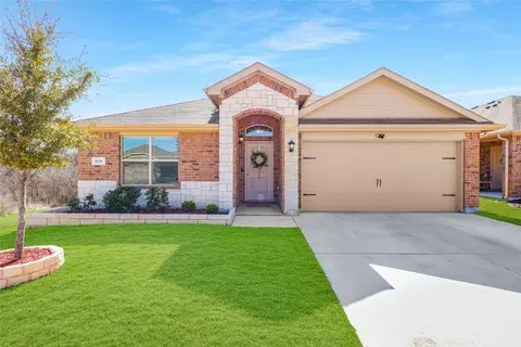 832 Hutchins Dr, Crowley, TX 76036
