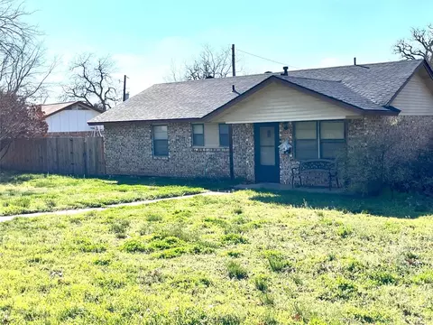 Exterior - 600 Simmons Dr, Euless, TX 76040 photo 12 of 12