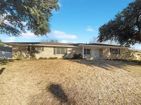505 Rochelle Blvd, Irving, TX 75062