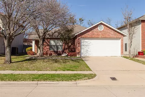 10104 Chapel Ridge Dr, Fort Worth, TX 76116