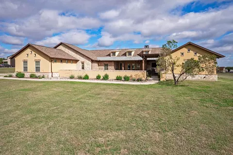 6208 High Meadows Dr, Krum, TX 76249