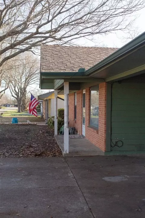 107 N Willow St, Leonard, TX 75452