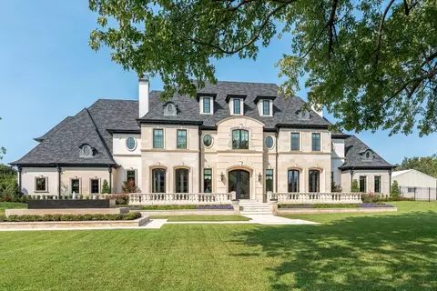 2050 Shady Oaks Dr, Southlake, TX 76092