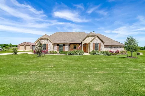 9626 Whispering Creek Ter, Grandview, TX 76050