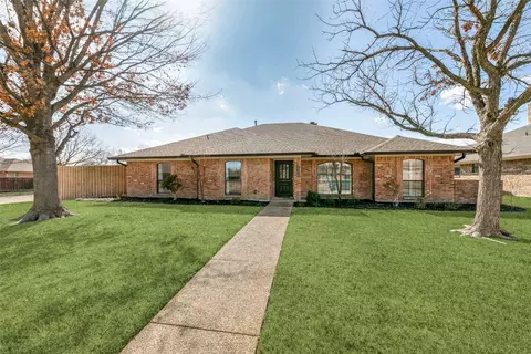 2506 Honeysuckle Dr, Richardson, TX 75082