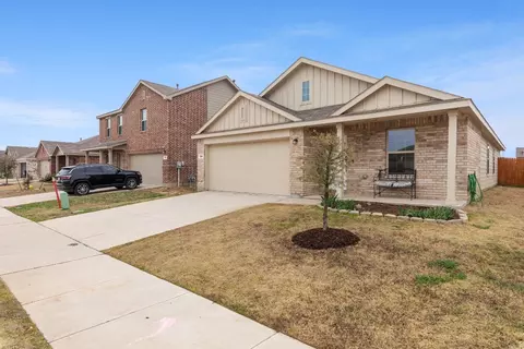 Exterior - 329 Falling Star Dr, Haslet, TX 76052 photo 2 of 6