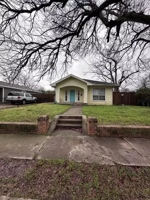 2700 Marburg St, Dallas, TX 75215