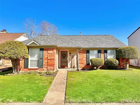 1490 Summers Dr, Cedar Hill, TX 75104