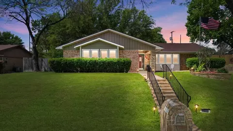 705 Holland Dr, Denison, TX 75020
