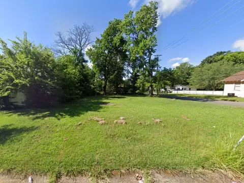 1471 W Kaufman St, Paris, TX 75460