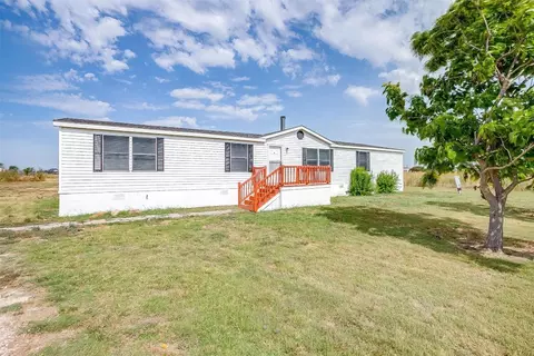 9205 Oklahoma St, Joshua, TX 76058
