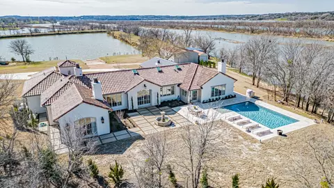 2232 Long Creek Ct, Granbury, TX 76049