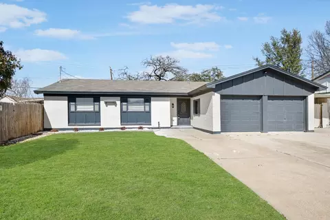 1821 Schumac Ln, Bedford, TX 76022