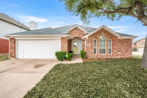 5201 Dillon Cir, Haltom City, TX 76137