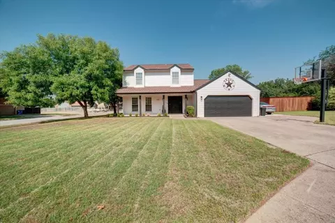 2601 Cinnamon Ct, Euless, TX 76039