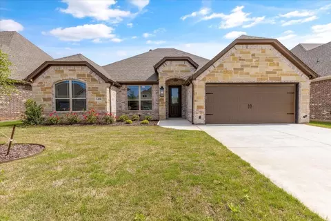 1450 Highland Park Cir, Granbury, TX 76048