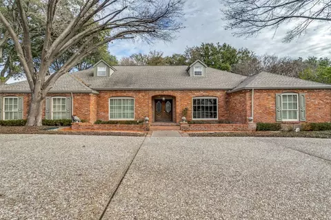 6915 Lupton Dr, Dallas, TX 75225
