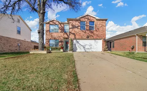 8917 King Ranch Dr, Cross Roads, TX 76227