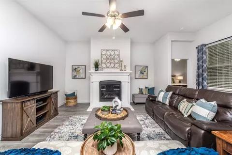Living - 4017 Ellinger Dr, Heath, TX 75126 photo 3 of 6