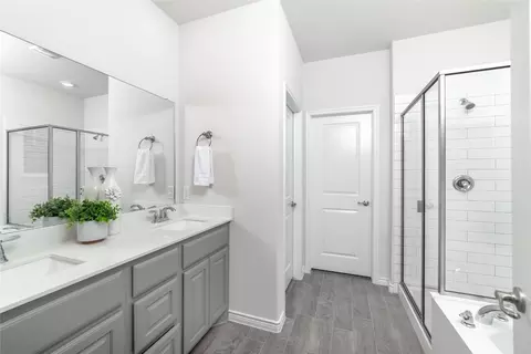 Bath - 4017 Ellinger Dr, Heath, TX 75126 photo 1 of 4
