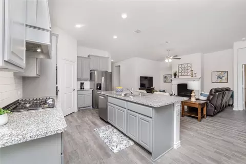 Kitchen - 4017 Ellinger Dr, Heath, TX 75126 photo 3 of 4
