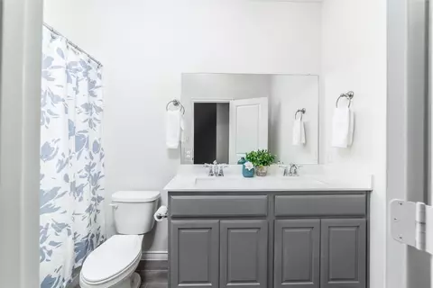 Bath - 4017 Ellinger Dr, Heath, TX 75126 photo 4 of 4