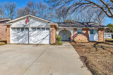 1715 Cottonwood St, Arlington, TX 76014