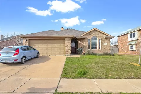 6420 Wolf Creek Ct, Arlington, TX 76018