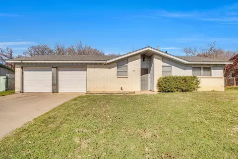 1208 Julie St, Weatherford, TX 76086
