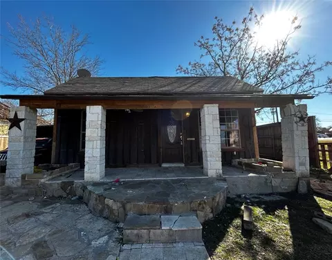 910 E Maddox Ave, Fort Worth, TX 76104