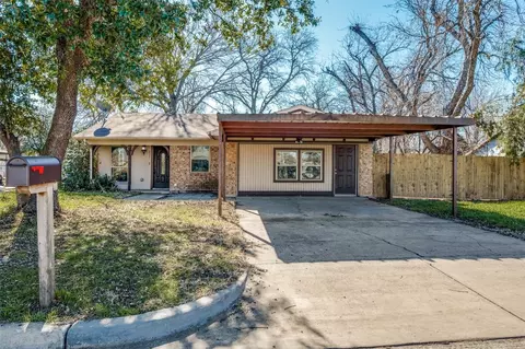 8321 Hanon Dr, White Settlement, TX 76108