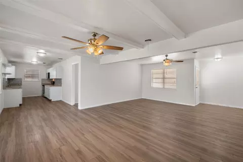 1425 Ridgecrest Dr, Midlothian, TX 76065