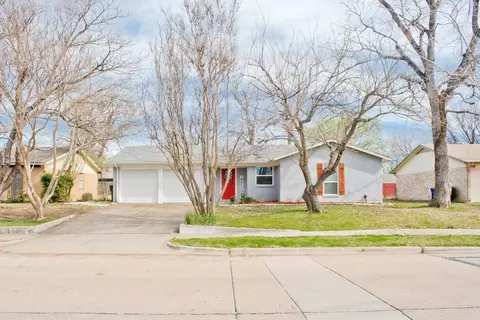 5753 Saramac Dr, Watauga, TX 76148