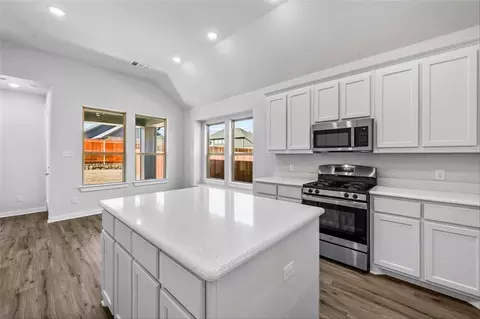 3929 Ford Dr, Heartland, TX 75126