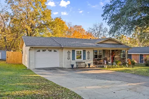 103 Robin Rd, Pittsburg, TX 75686