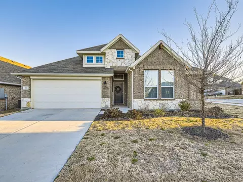 261 Maverick Ct, Lavon, TX 75166