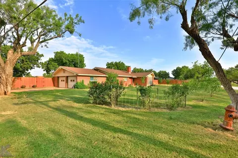 2332 Avenue I, Anson, TX 79501