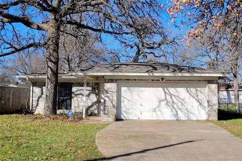 3133 Pueblo Trl, Lake Worth, TX 76135