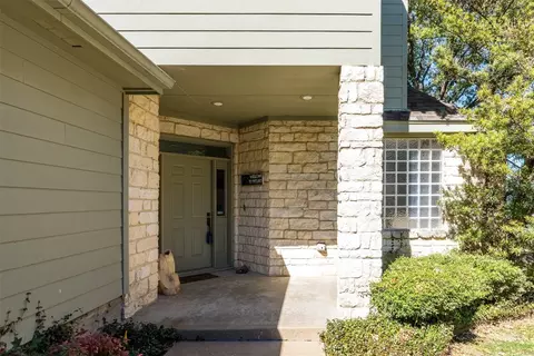 Exterior - 2211 N Wind Dr, Tool, TX 75143 photo 3 of 5