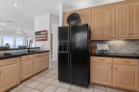 Kitchen - 2211 N Wind Dr, Tool, TX 75143 photo 5 of 5