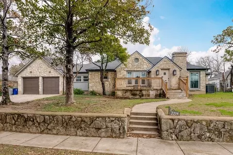2214 Berwick Ave, Dallas, TX 75203