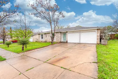 1202 Harvest Hill Ln, Arlington, TX 76014