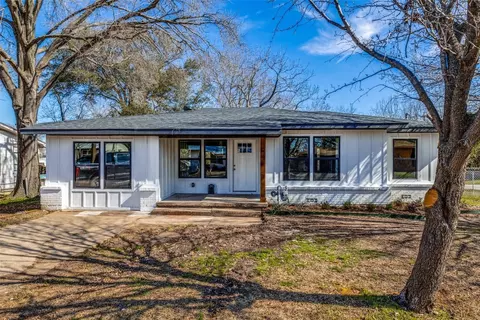 200 W Mccoulskey St, Terrell, TX 75160